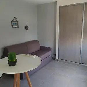 Appartement Charmant Studio Proche Bord De Mer, Cagnes-sur-Mer