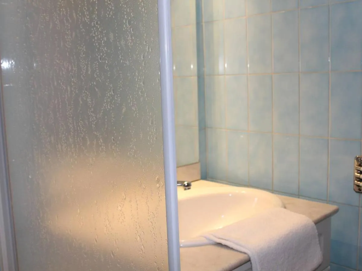 Studio Cosy Avec Terrasse Et Parking, A 30M De La Mer, Cagnes-Sur-Mer - Fr-1-252A-56 0*,  France